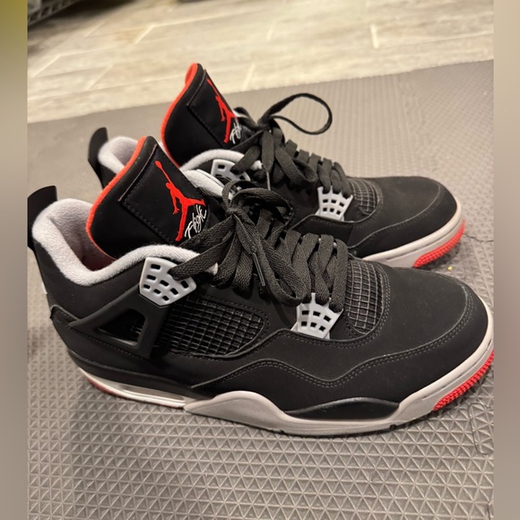 Bred 4 Jordan’s!! Great conditon!!